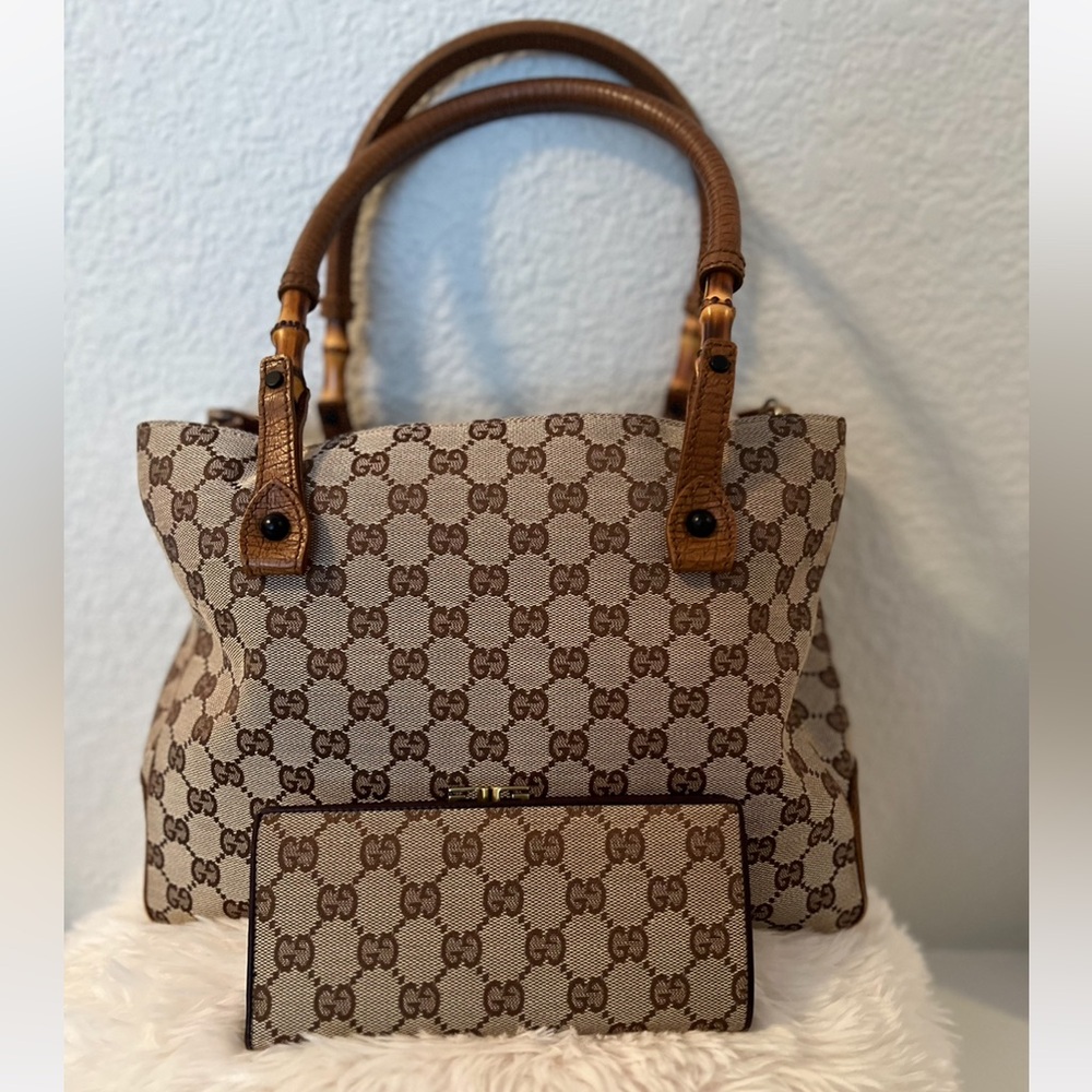 Gucci Handbag with wallet